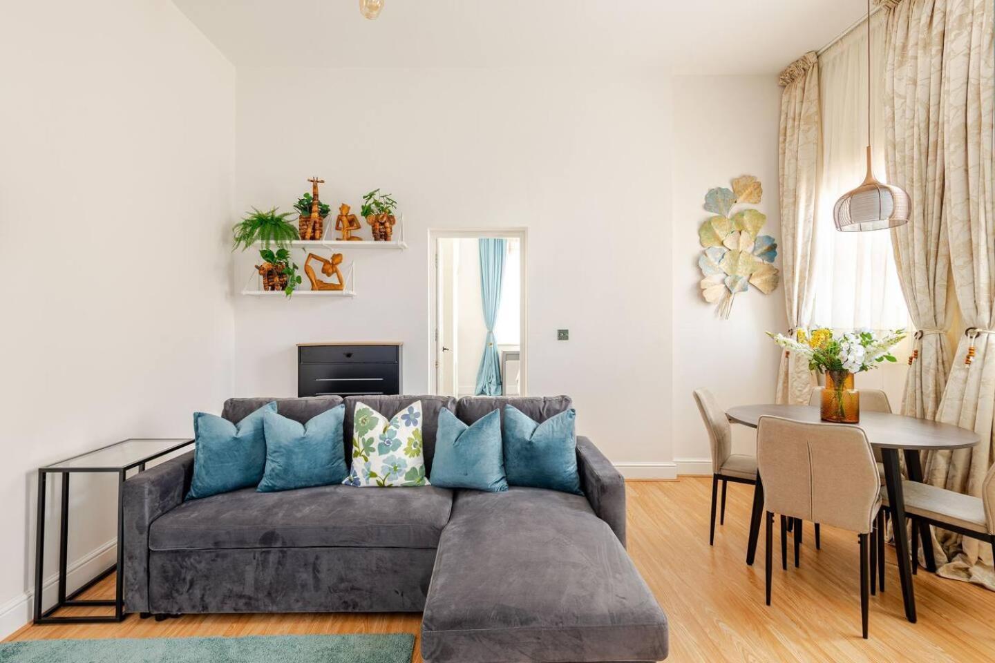 Stylish Flat In Central Location With Free Parking Swindon Zewnętrze zdjęcie