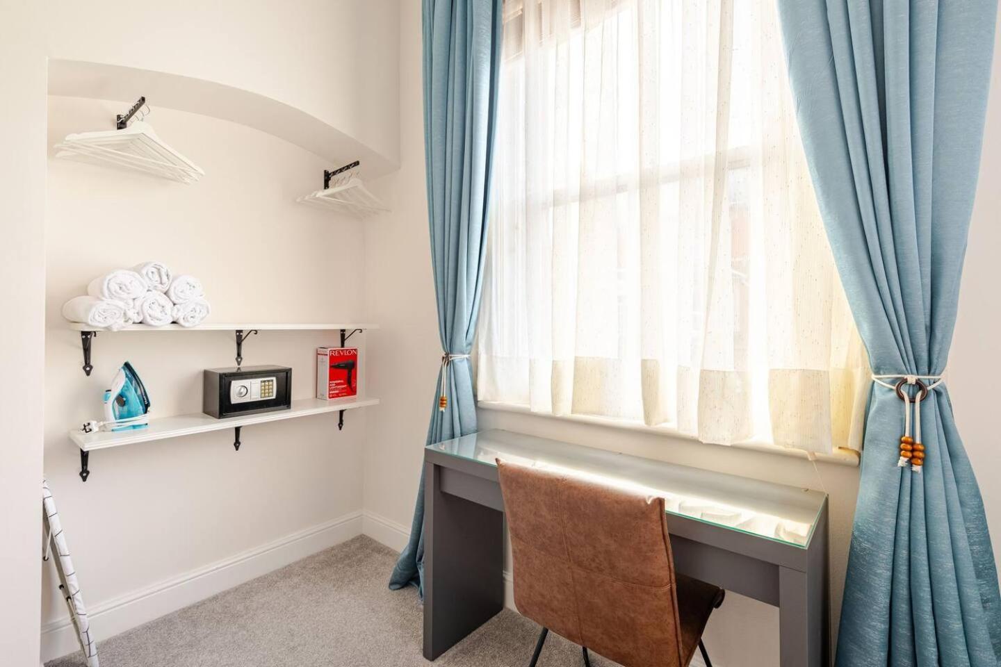 Stylish Flat In Central Location With Free Parking Swindon Zewnętrze zdjęcie